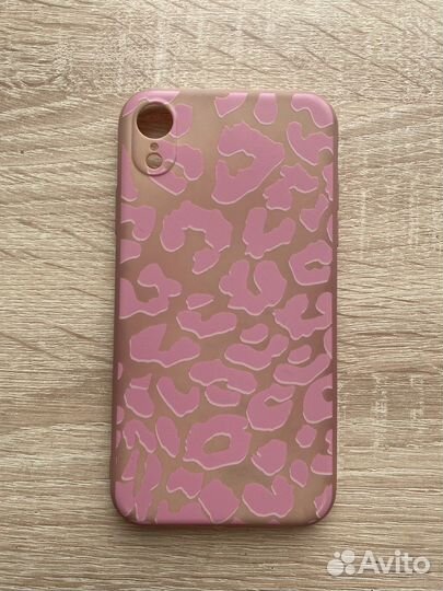 Продам 3 чехла На iPhone XR