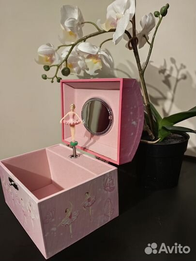 Шкатулка музыкальная новая для девочки