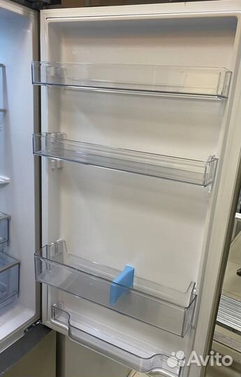 Холодильник-морозильник Haier C2F636cfrgu1