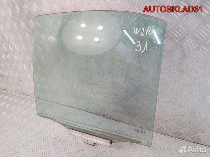 Стекло двери задней левой Mercedes-Benz W210 Седан