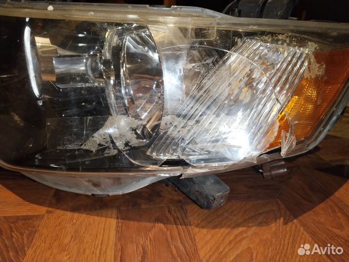 Левая фара Mitsubishi outlander xl
