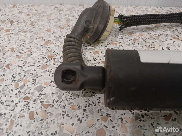 Jeep Cherokee Электропривод багажника