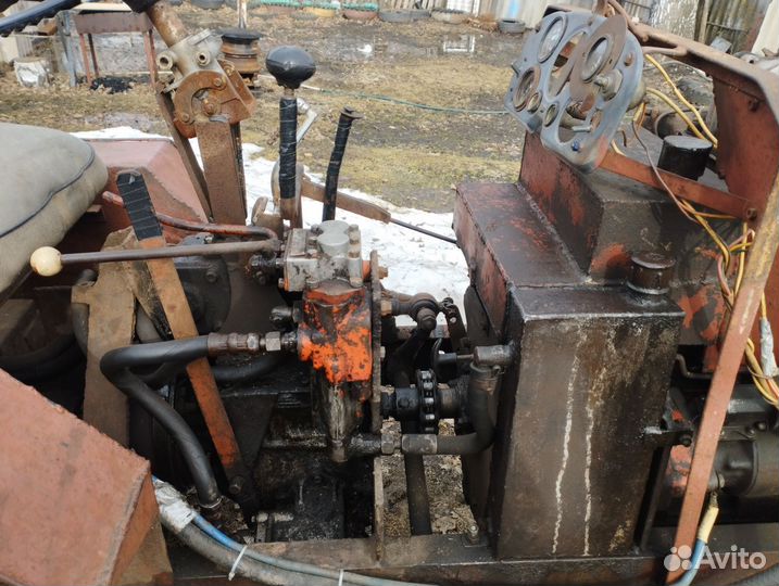 Пресс-подборщик ВАШ ТРАКТОР 850, 1990