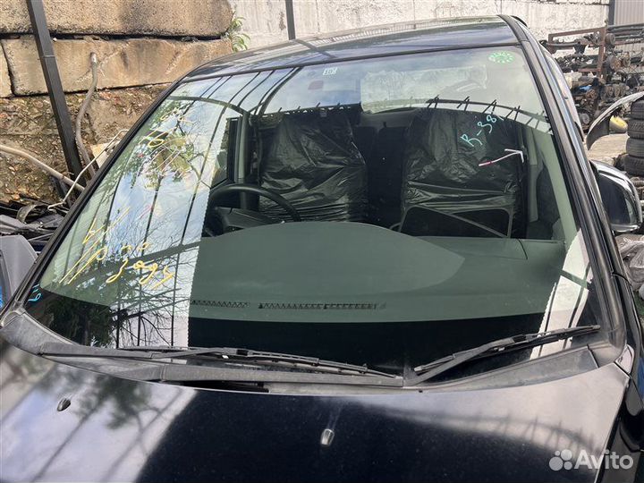 Дворник передний Toyota Voxy AZR65 1azfse 2006