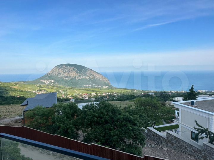 Дом 579,5 м² на участке 10,5 сот.