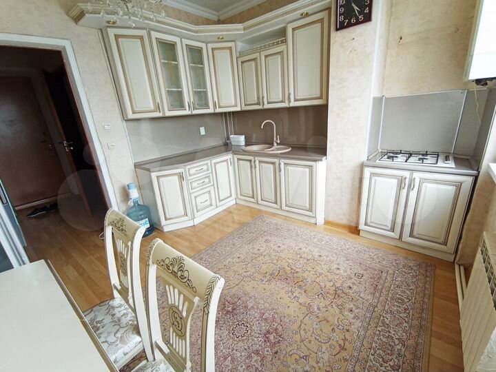 2-к. квартира, 84 м², 3/8 эт.