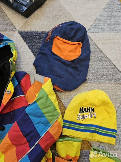 Моло куртка и варежки, остальное в подарок