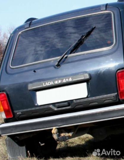 Накладка - защита задней двери Нива