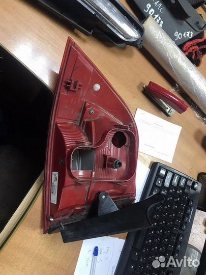 Фонарь наружный правый Volkswagen Touareg