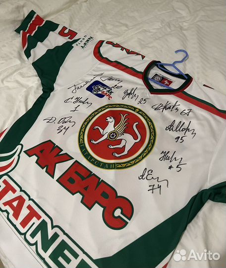 Хоккейная форма (джерси) «Ак Барс» с автографами