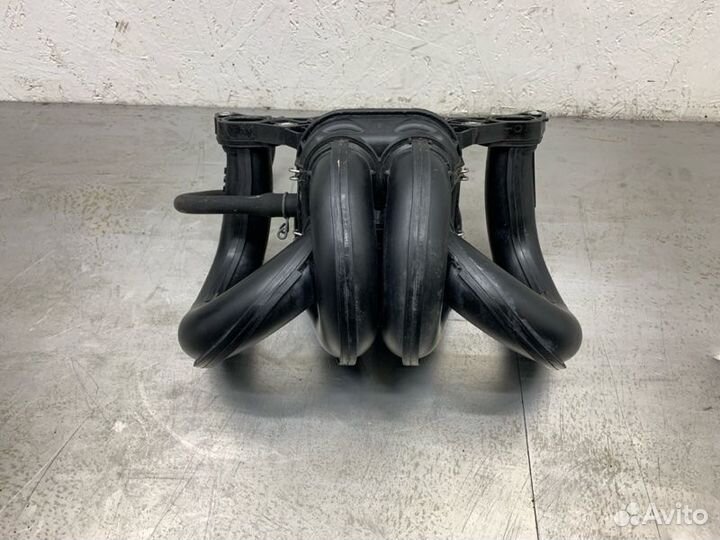 Впускной коллектор Toyota Yaris хэтчбек 2SZ-FE