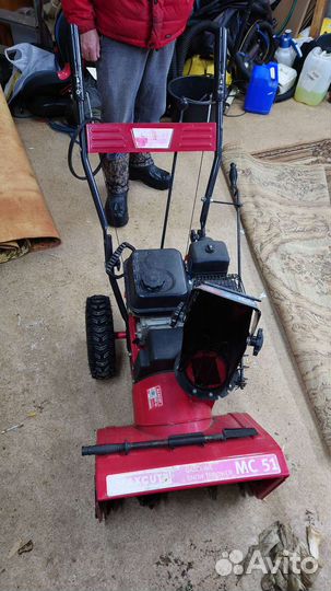 Продам снегоуборочную машину