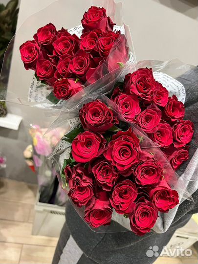 Цветы оптом в наличии,склад в Астрахани. Прайс