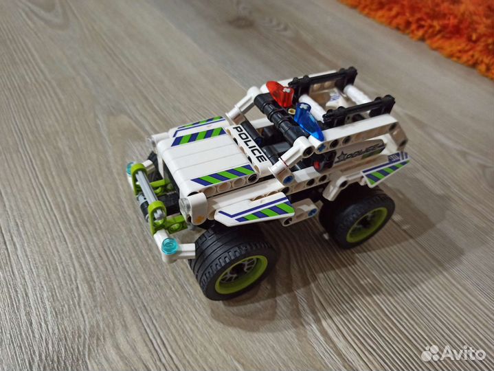 Lego Technic инерционная машинка
