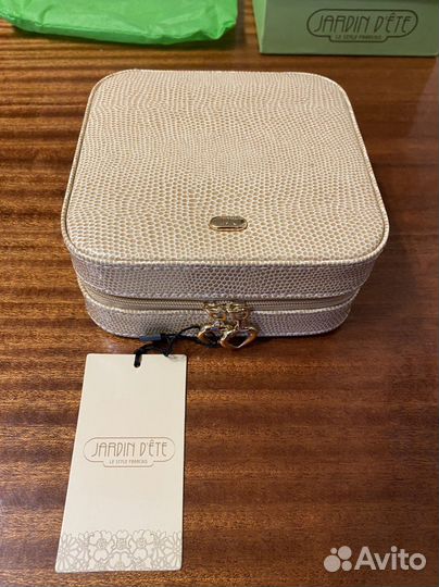 Шкатулка (несессер или косметичка) для украшений