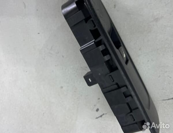 Блок управления стеклоподъемниками передний правый