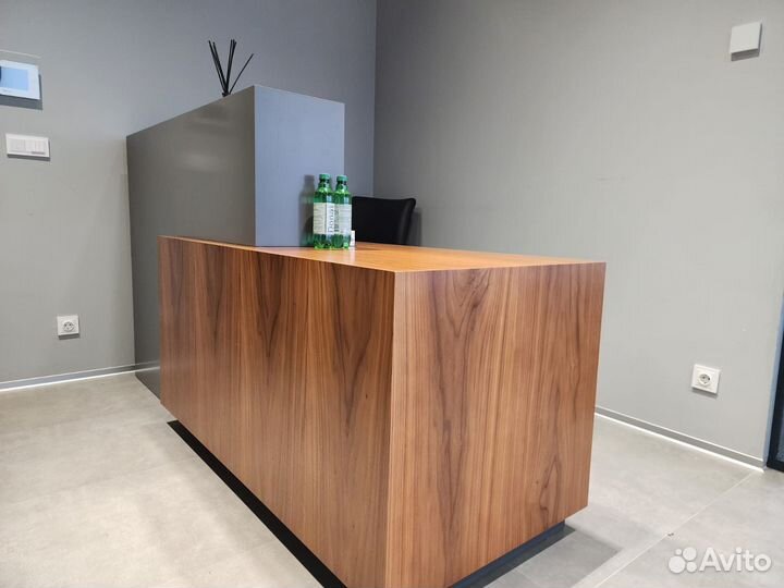 Стойка ресепшен, стол ресепшен