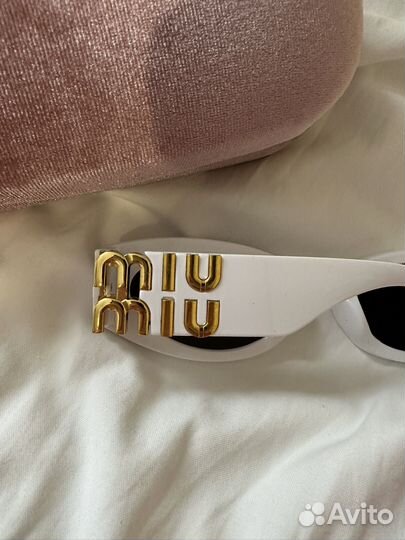 Солнцезащитные очки miu miu