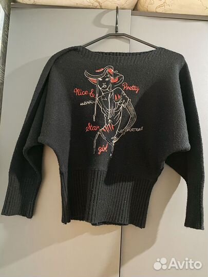 Свитер женский