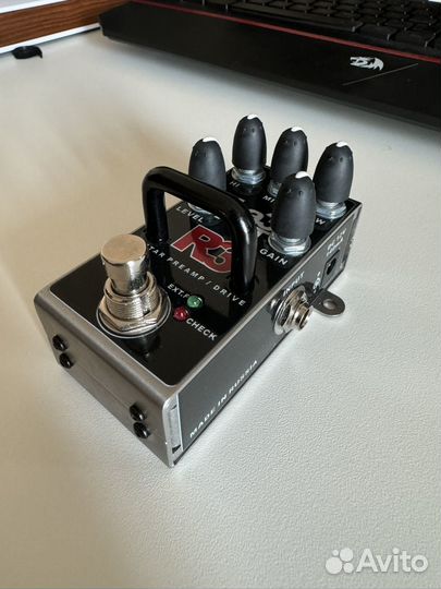 Гитарный преамп AMT LA3 R3