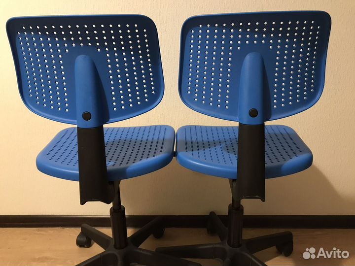 Alrik Стул из икеи пластиковый с дырками офисный