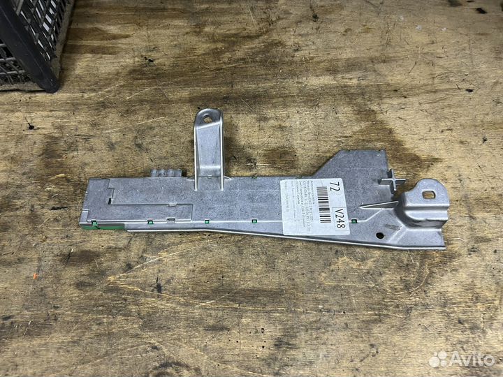 Усилитель антенны Mercedes Benz W211