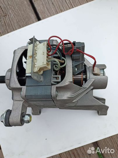 Электродвигатель MCA 38/64-148/CY15