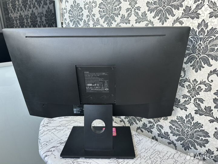 Монитор Dell 23