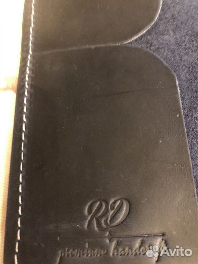 Кожаная обложка для паспорта в упаковке