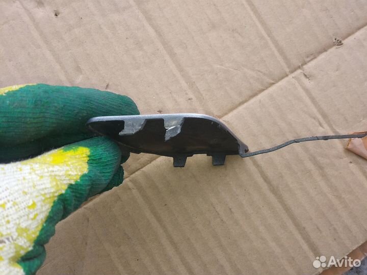 Заглушка буксировочного крюка Opel Astra J