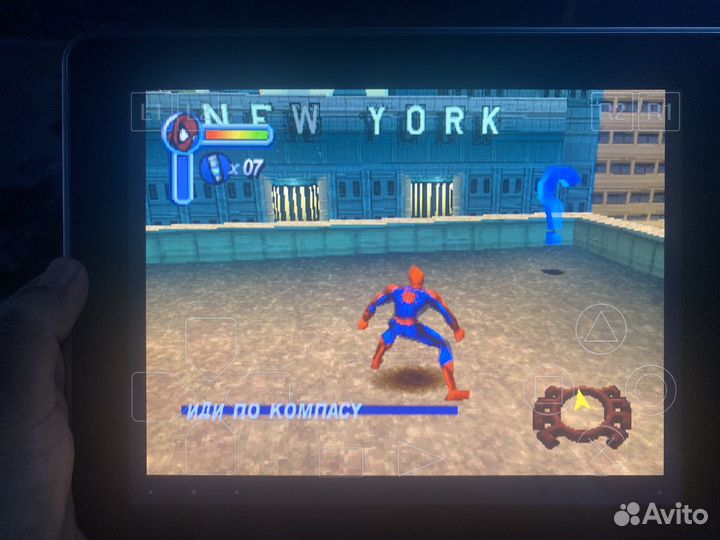 Два планшета с ретро играми