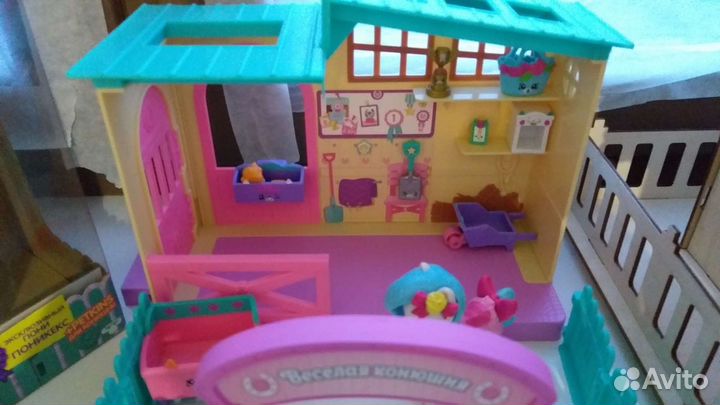 Игрушка. Веселая конюшня чепкинс