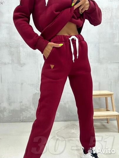 Спортивный костюм женский