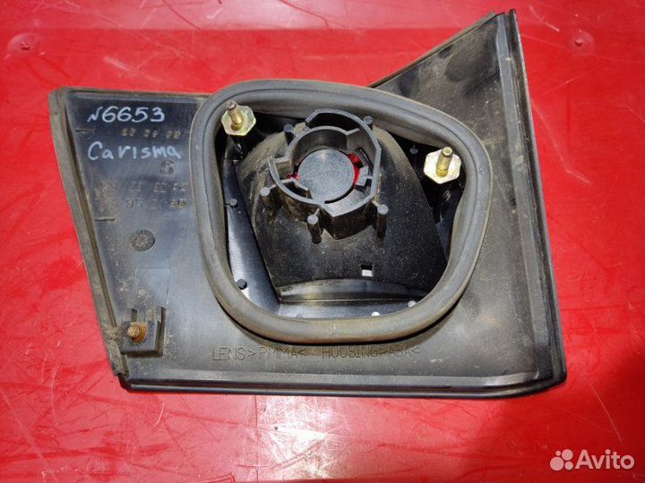 Фонарь задний правый Mitsubishi Carisma хетчбек