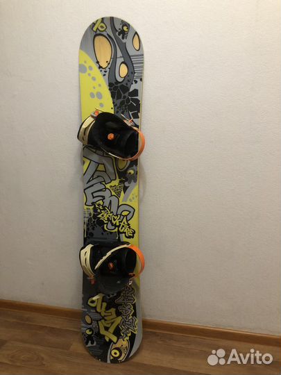 Сноуборд с креплениями