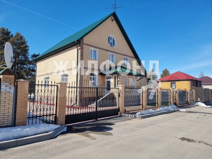 Коттедж 372 м² на участке 23 сот.