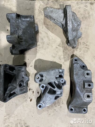 Кронштейн кпп Volkswagen Skoda Audi