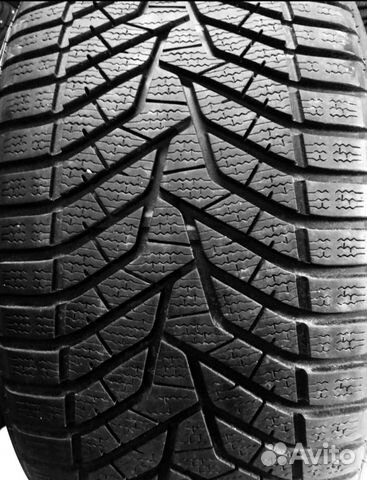Yokohama BluEarth Winter V905 275/40 R21