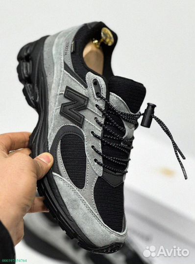 Стильные кроссовки New Balance 2002R для мужчин