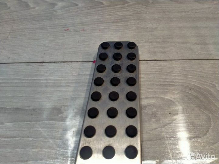 Накладка на педаль Mercedes-Benz 212.036 E 250 212