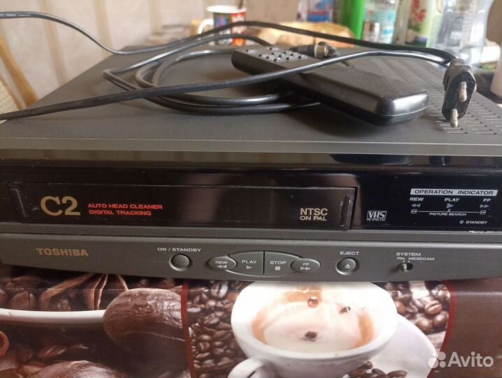 Видеомагнитофон toshiba