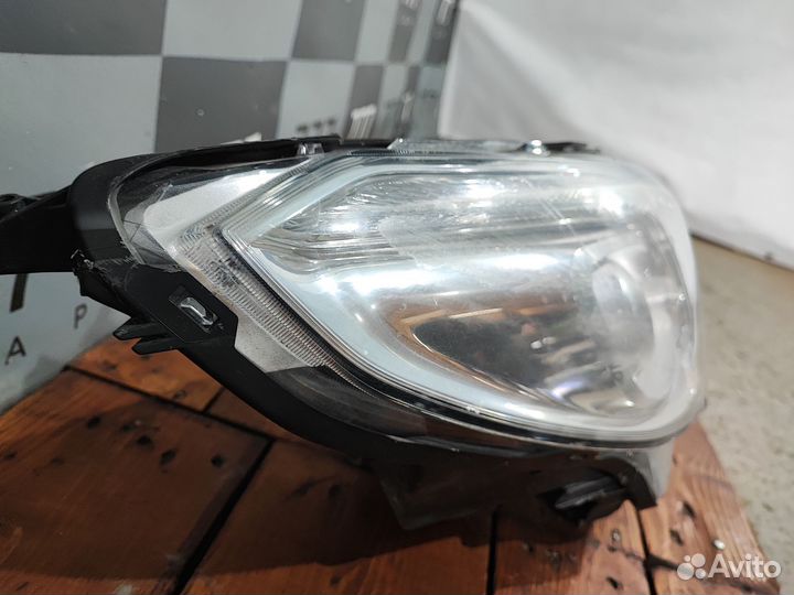 Фара правая Peugeot 2008 13-16 Б/у Оригинал