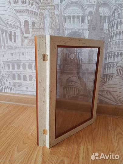 Витрина для коллекции наград и значков