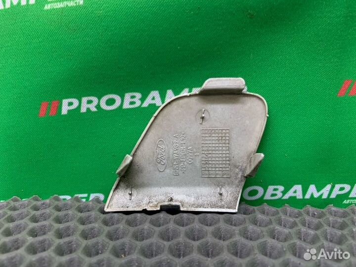 Заглушка в бампер передняя Ford Focus 3