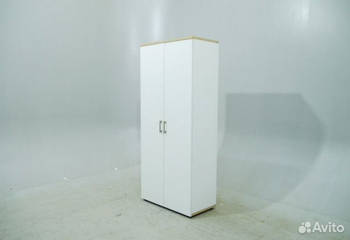 Офисный шкаф для одежды