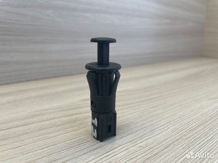 Концевик двери задний Renault Logan