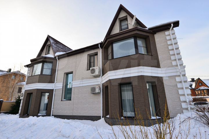 Дом 465 м² на участке 16 сот.