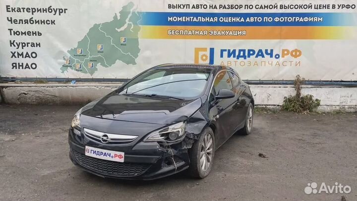 Обшивка двери багажника Opel Astra GTC (J) 2346570