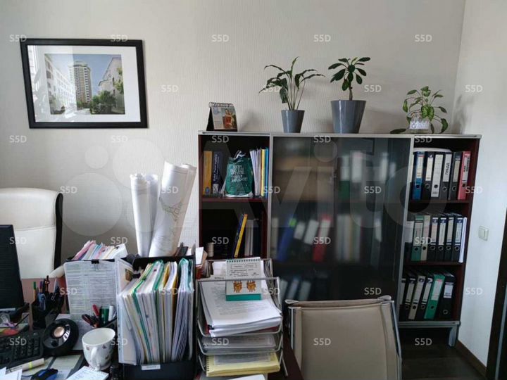 Продам торговое помещение, 2021 м²