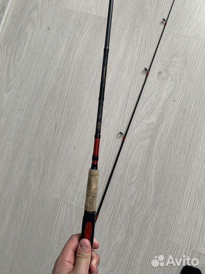 Спиннинг shimano с катушкой